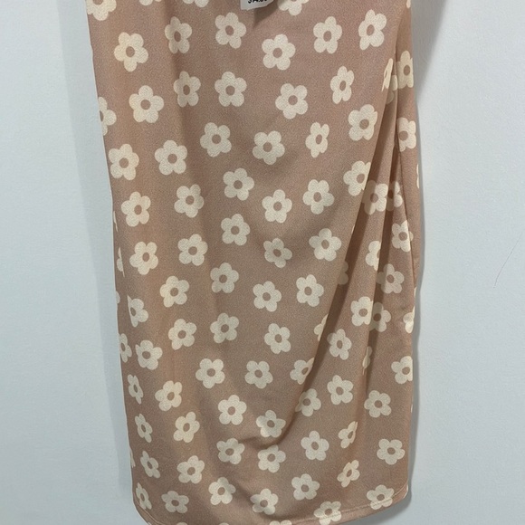 Tan Flower Dress-OS! - Picture 4 of 11